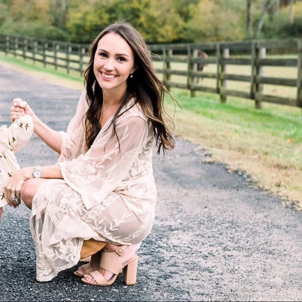 VICI Lace Kimono - Picture 1 of 8